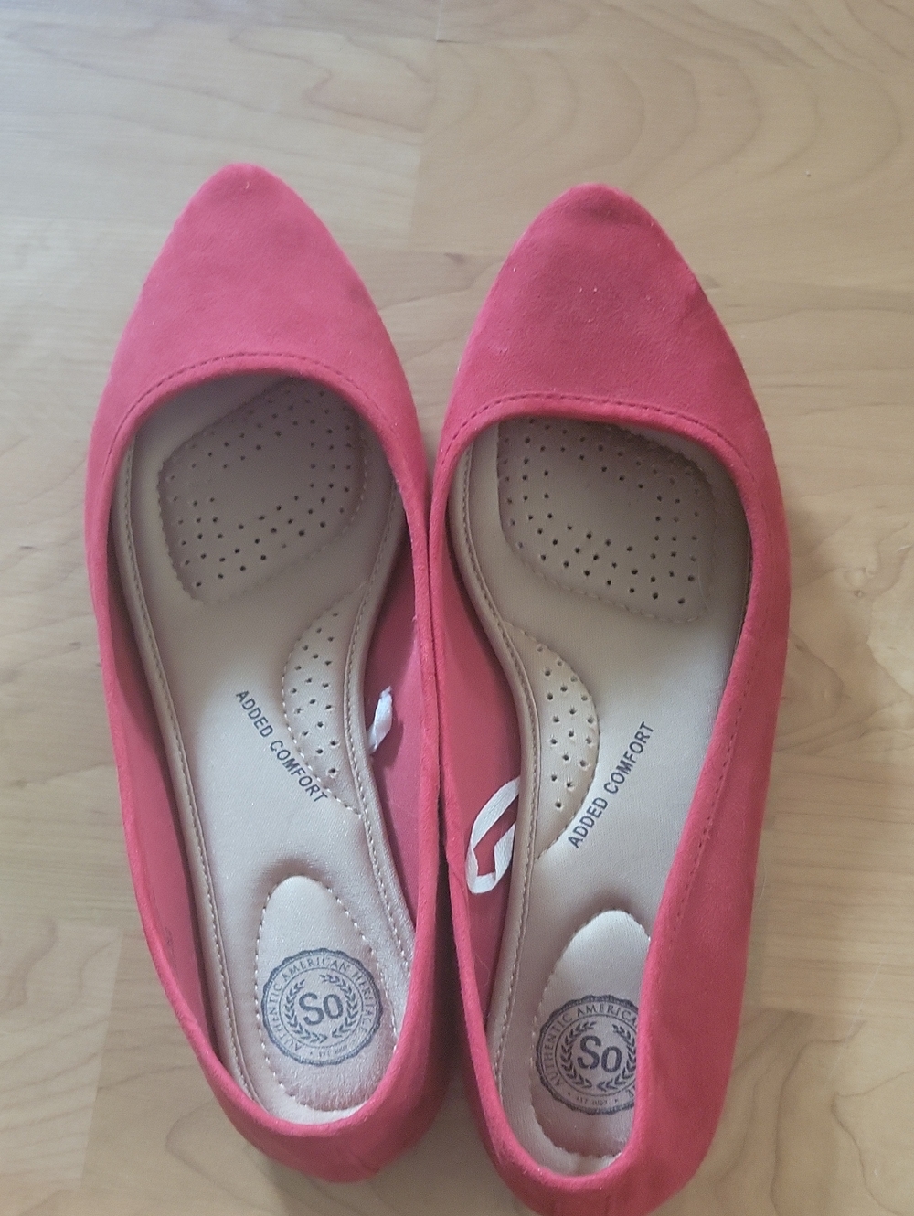 SO Women’s Red Comfort Flats Sz 9